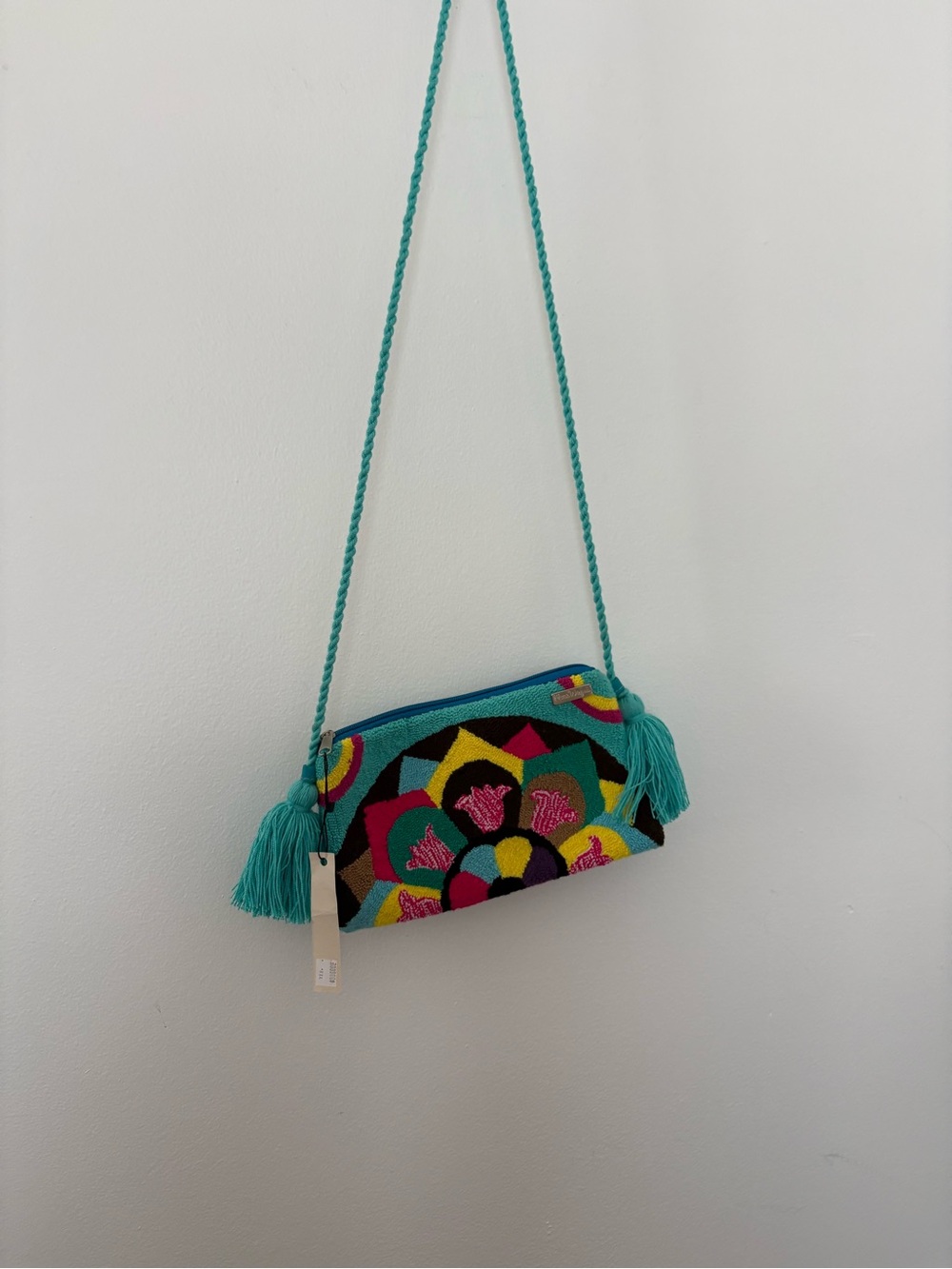 NWT columbian wayuu handcrafted punch needle geometric crossbody bag/clutch